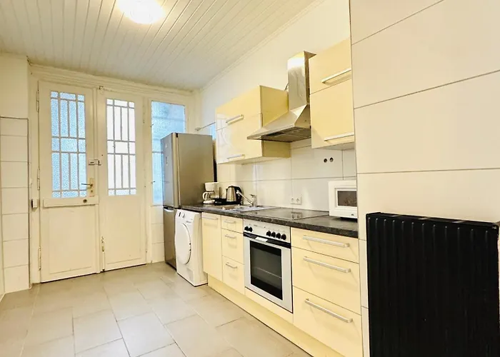 Apartment Comfy 2br Apt, For 5p, Easy Access To Stadthalle Vienna
