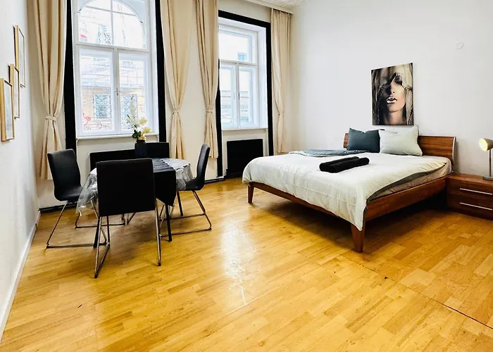 Apartment Comfy 2br Apt, For 5p, Easy Access To Stadthalle *